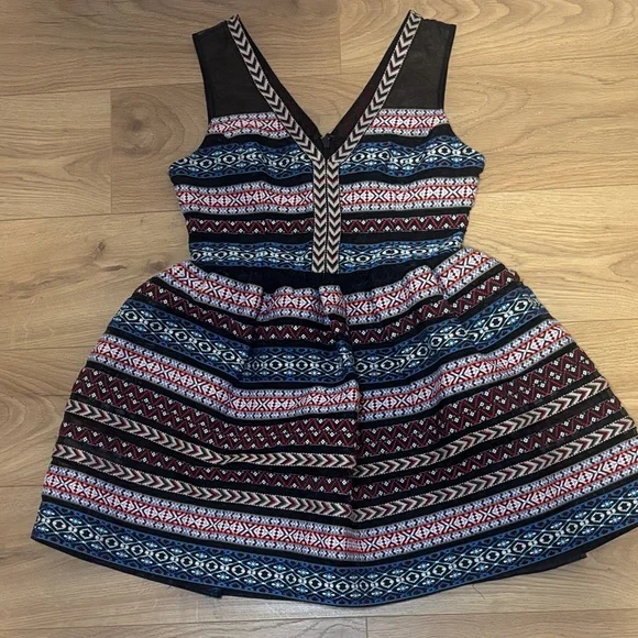 Bebe Fable Stripe Fit and Flare Mini Dress size 8 - Picture 2 of 12